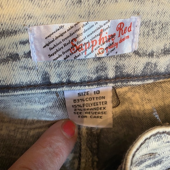 New with tags light stonewashed Sapphire red straight leg jeans with studs - Picture 4 of 14